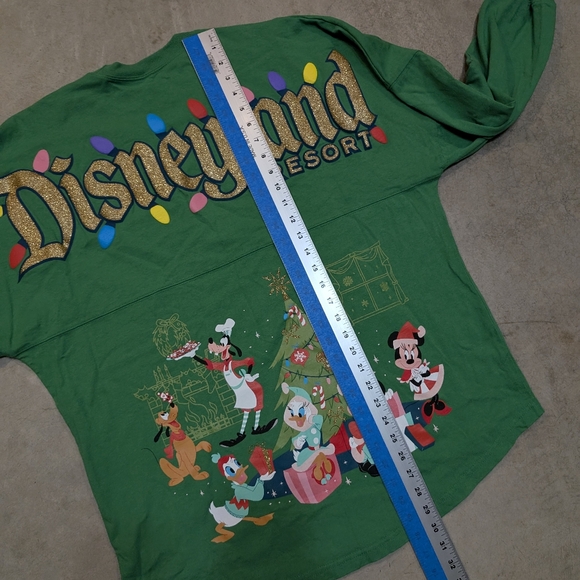 Disneyland Christmas 2023 Spirit Jersey Mens L Green Peter Pan Mickey Like New - Picture 10 of 10